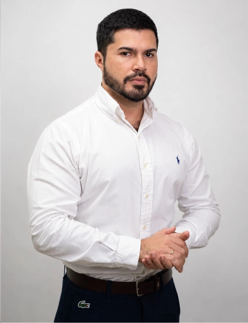 Dr. Vinícius Sanchez, ortopedista e especialista em dor em São Paulo